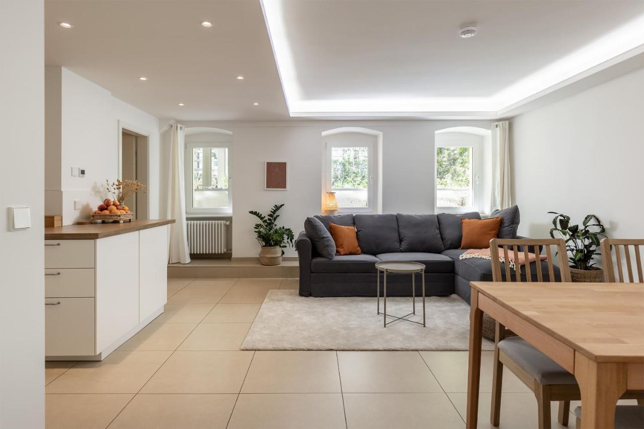Spacious Apartment In Hemholtzkiez Prenzlauer Berg For 8 People Hiddenseer Berlin Bagian luar foto